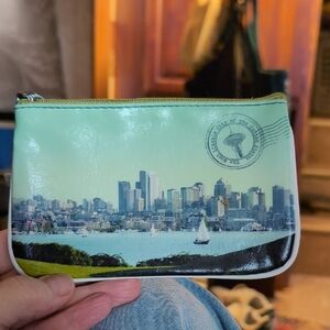 Mlavi Seattle Pouch